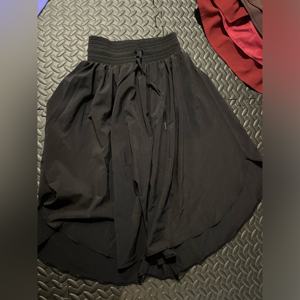 Knee length on the fly circle skirt